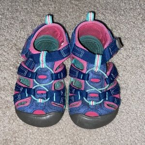 Girls toddler Keen sandals